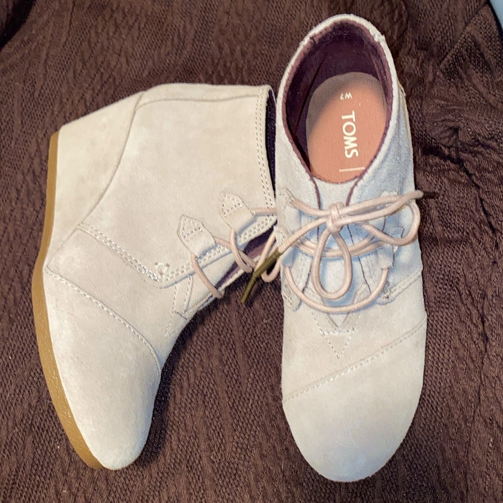 TOMS Kala wedge bootie